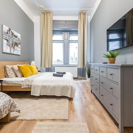 Deluxe Kazincy Apartment In The Heart Of Budapest Eksteriør billede