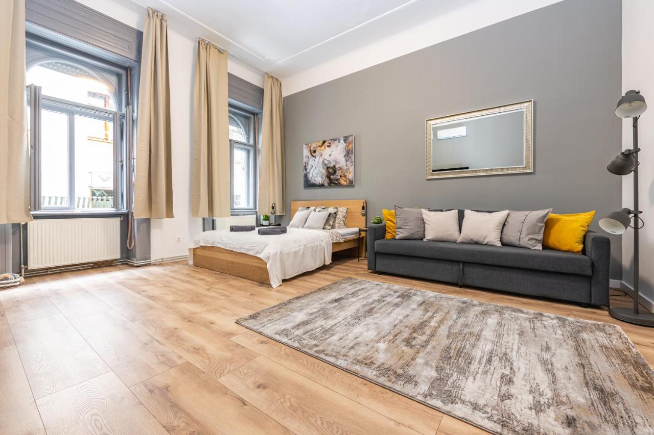 Deluxe Kazincy Apartment In The Heart Of Budapest Eksteriør billede